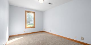 Pet Friendly Three Bedroom! Gallery 22