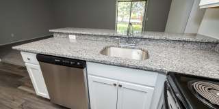 Emerald Apartments Gallery 25
