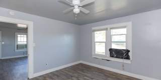 821 South Travis Street - 2 Gallery 18