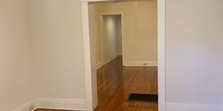 Wonderful lower unit with fresh paint Gallery 6