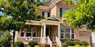 Absolutely stunning 4 bedroom, 3.5 bath home in Huntersville Gallery 1