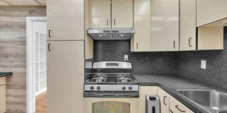 1732 N Buena Vista St Gallery 10