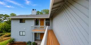 Brand New Flooring and Paint Upper Level Duplex Gallery 4