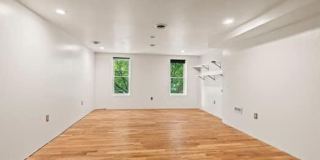 2617 SOUTH Street Gallery 12