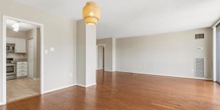 400 MADISON Street Gallery 10