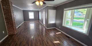 3 bedroom, large privacy fenced in yard, oversized garage Gallery 1