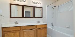 30 PEMBROKE LN Gallery 11
