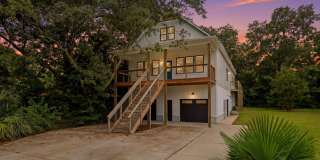 Custom Home in Seagate | 4 Bedrooms • 3 Bathrooms • Minutes to Wrightsville Beach Custom Home in Seagate | 4 Bedrooms • 3 Bathrooms • Minutes to Wrightsville Beach Gallery 1