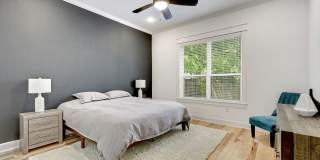 North Loop Area Gem!!! Gallery 13