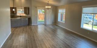1889 SW Mistybrook Dr Gallery 3