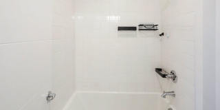 Summerlin Beauty With Bed and Bath On 1st Floor Gallery 34