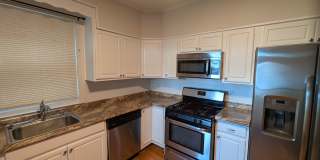 Charming Historic townhouse in downtown Frederick available mid June! Gallery 25