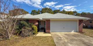 3 Bedroom 2 Bath Brick Home in Milton! Gallery 1