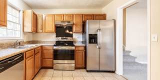 4 Bedrooms & 2.5 Bathrooms Gallery 6