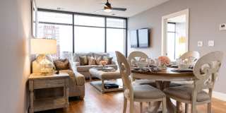 The Residence at 1000 Elm Gallery 84