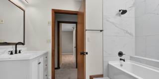 4631 Graceland Avenue Gallery 30