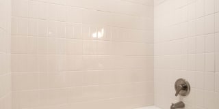 Olympus Waterford Gallery 20