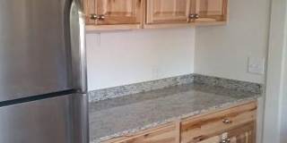 NICE 4-BEDROOM DUPLEX UNIT WITH GARAGE IN SUNNYSIDE! WATER, SEWER & TRASH INCLUDED! Gallery 5