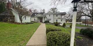 Gorgeous 3 bed, 2 bath home | Lawn Care Included Gallery 1