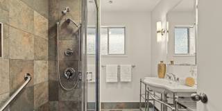 Spacious rambler-style 4 bed 2 bath house in Edmonds Spacious rambler-style 4 bed 2 bath house in Edmonds Gallery 17