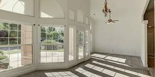 4-BR Home in Shadow Mountain @ Green Valley Gallery 4