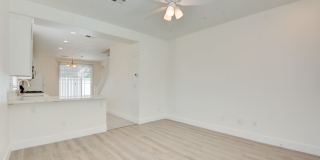 2 Story 2 Bedroom Gated Community Amazing Location Gallery 4