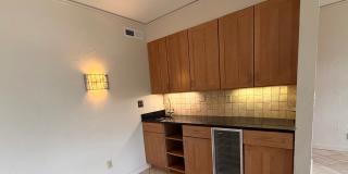 2 Bedroom/ 2 Bath condo on West End, 1 assigned covered parking spot, Small Storage Space included, Secured Entry Gallery 10