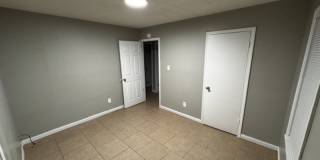 1496 Oakwood St Gallery 6