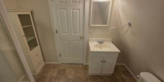 Beautifully Home in the Valley Gallery 18