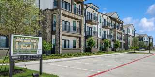 The Waylon Apartments & Townhomes Gallery 46