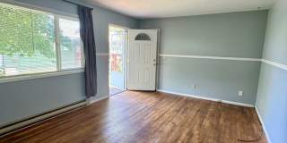Renovated 2 bed 1 bath duplex near town center Gallery 8