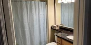 Top Floor 1 Bath| 1 Bedroom Luxury Condo (NV Energy/SW Gas/Internet Included in price) Gallery 7