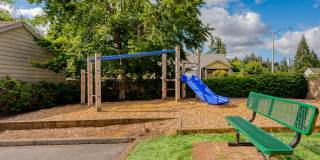 Willamette Falls Court Apartments Gallery 18