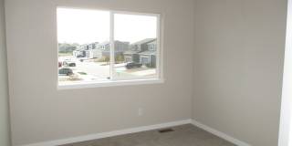 Brand New Berthoud Property facing the Mountains Gallery 21