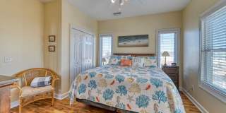 OFF-SEASON FURNISHED MONTHLY RENTAL Gallery 14
