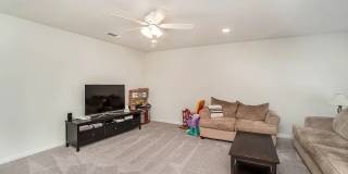 Beautiful 5-Bedroom Home in Brixworth Neighborhood with 2 Community Swimming Pools & Walking Trails Gallery 30