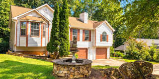 409 Fairington Lane Gallery 1