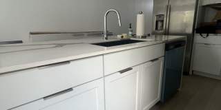 5 BR House with Pool 1/2 block from Maple St. Gallery 3