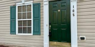 End-Unit 3BR Townhome Minutes to NCSU, Downtown & Crossroads Gallery 3