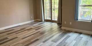 Central Point - Refined Townhouse with Dual Primary Suites Gallery 14