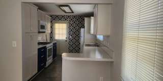 Lovely 2 Bedroom Bath Gallery 4