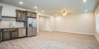 2003 Azlin Place Gallery 3