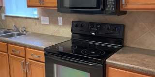 Bright & Spacious 3BR/2.5BA with Loft and Two-Car Garage in Sendero Springs Gallery 6