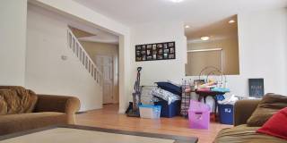 NO FEE! XL House w 2 Parking Inc, Laundry I/U -- New Hardwood Flooring, Pet Friendly, 2 Parking Spots Inc Gallery 5