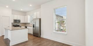 Maggie Flats Gallery 75