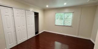 UPDATED 3 BED 2 BATH HOUSE WITH POOL Gallery 19