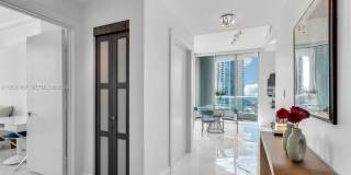 900 Biscayne Boulevard Gallery 5