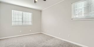 2 Bed, 2 Bath Condo in Aurora! Gallery 14