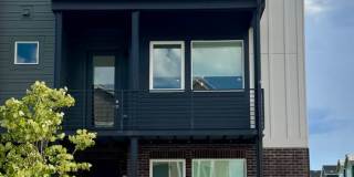 Modern 3-Bedroom Townhome in Erie Gallery 1