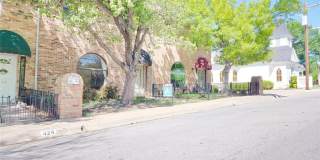 422 W Oak Street Gallery 2